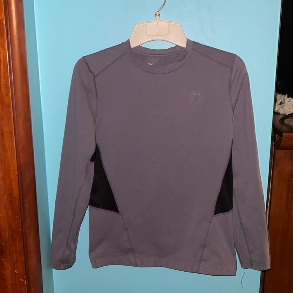 Mens Old Navy fitted heat gear long sleeve tee